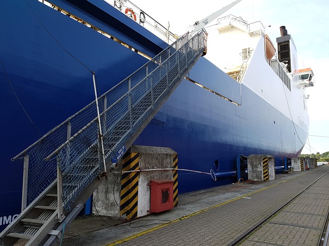 Free Cargo Ship Port photo and picture