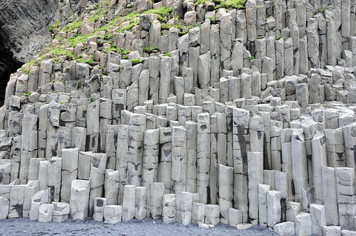 Island, Vik, Steinsäule, Felsformation