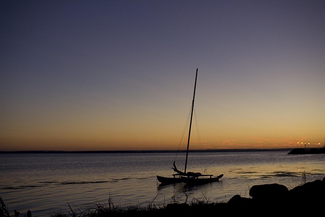 Free Catamaran Relax photo and picture