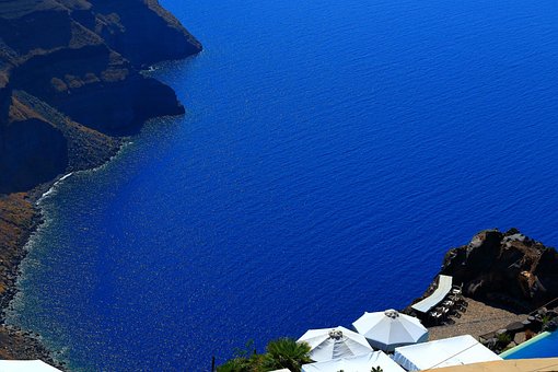 Free Hunting Santorini photo and picture