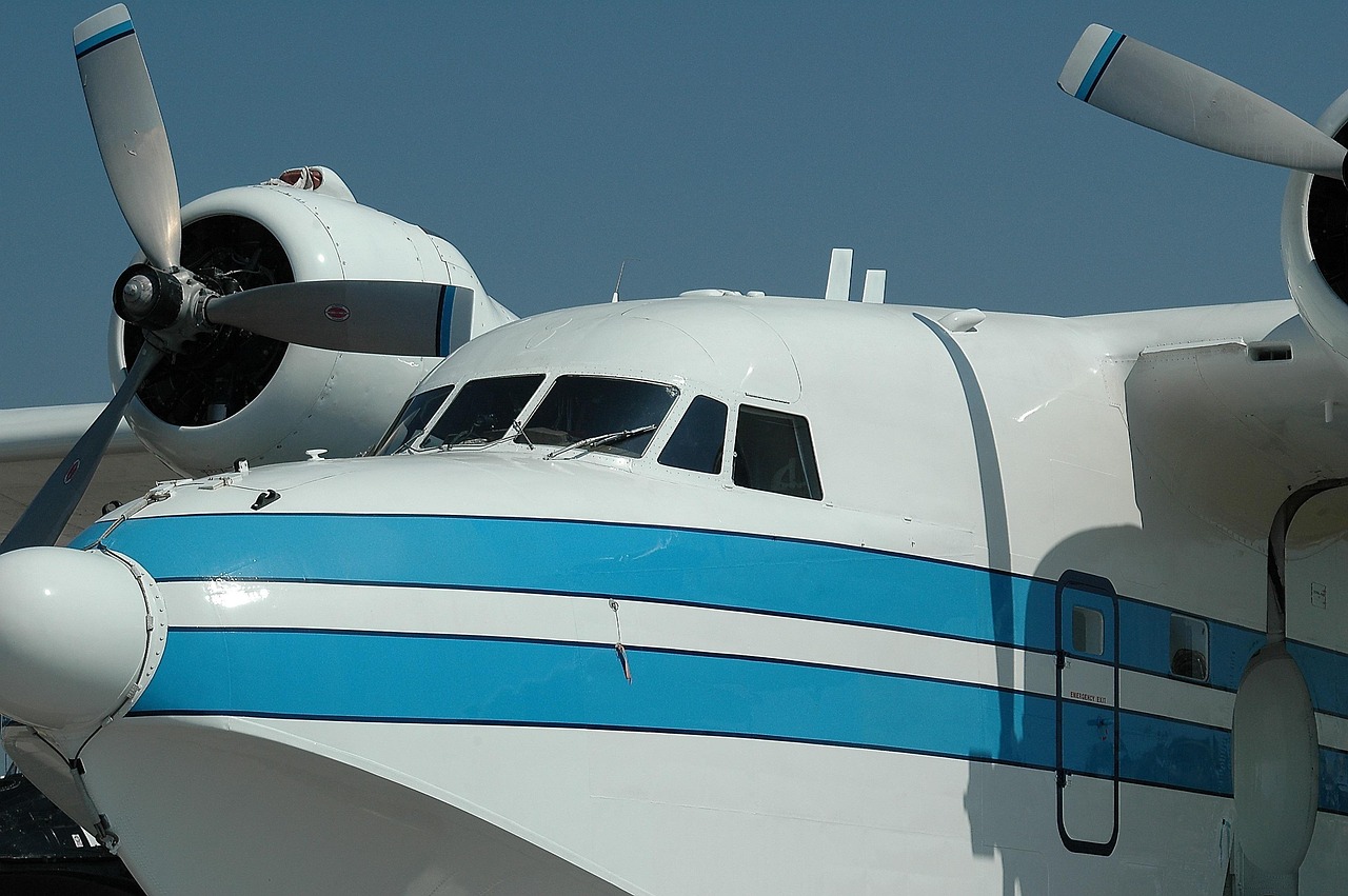 Vintage Airplane - free online jigsaw puzzle photo