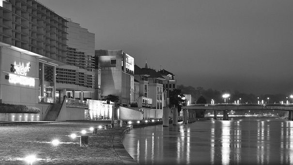 Free Urban Night photo and picture
