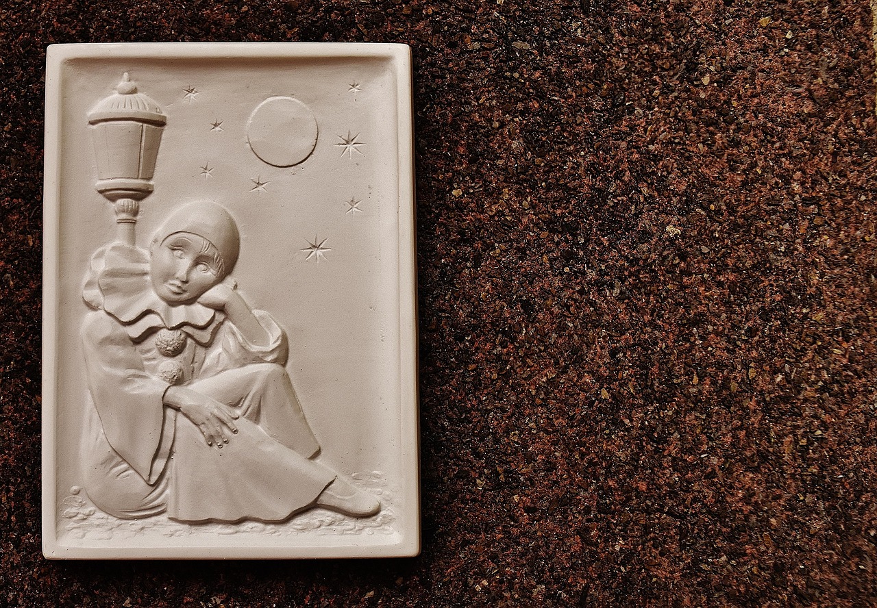 Imagem: Arlequim, Foto, Gesso.