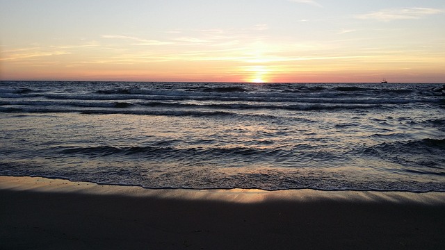 Free Relaxation Sea photo and picture