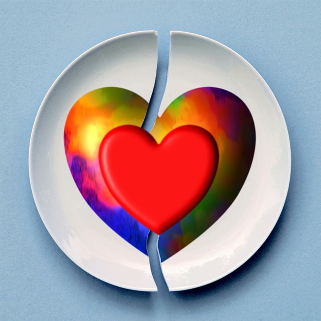 Free broken heart love illustration