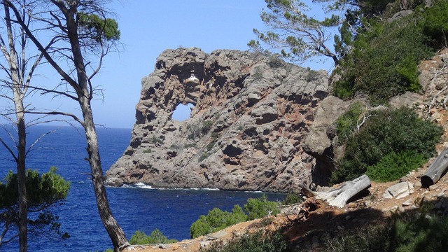 Free Mallorca Rock Hole photo and picture