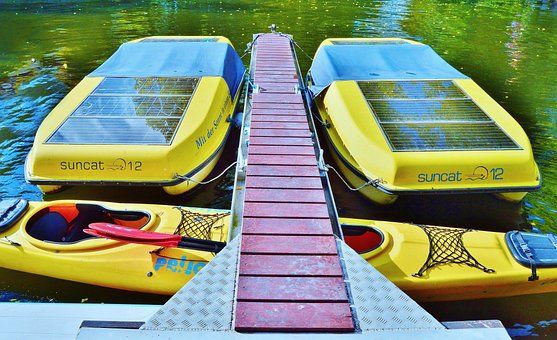 Free Sport Boat Solar Boat photo and picture