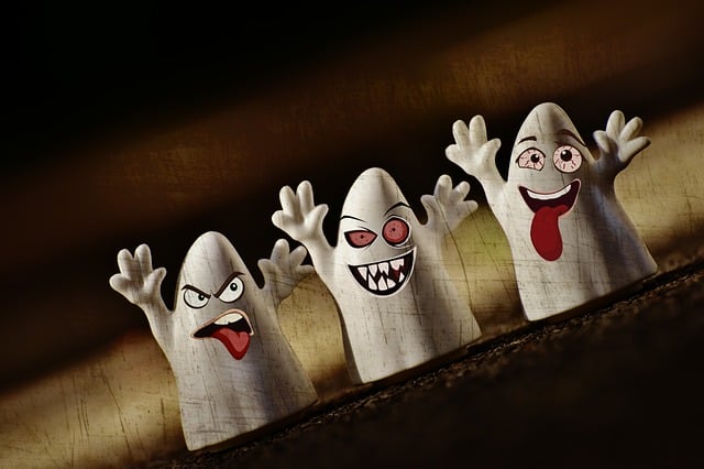 Free halloween ghosts happy halloween illustration