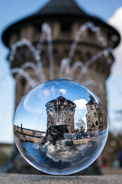 Free glass sphere tower fountain illustration
