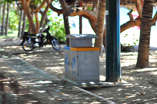 Free Dustbin Beach photo and picture