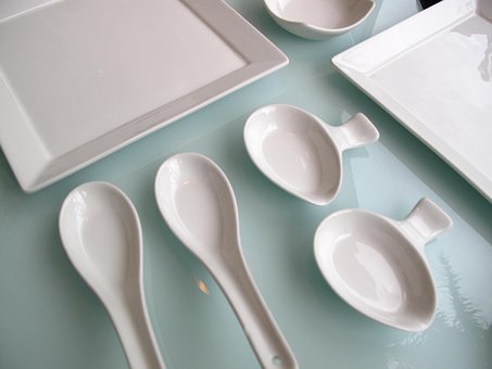 Free White Tableware Set photo and picture