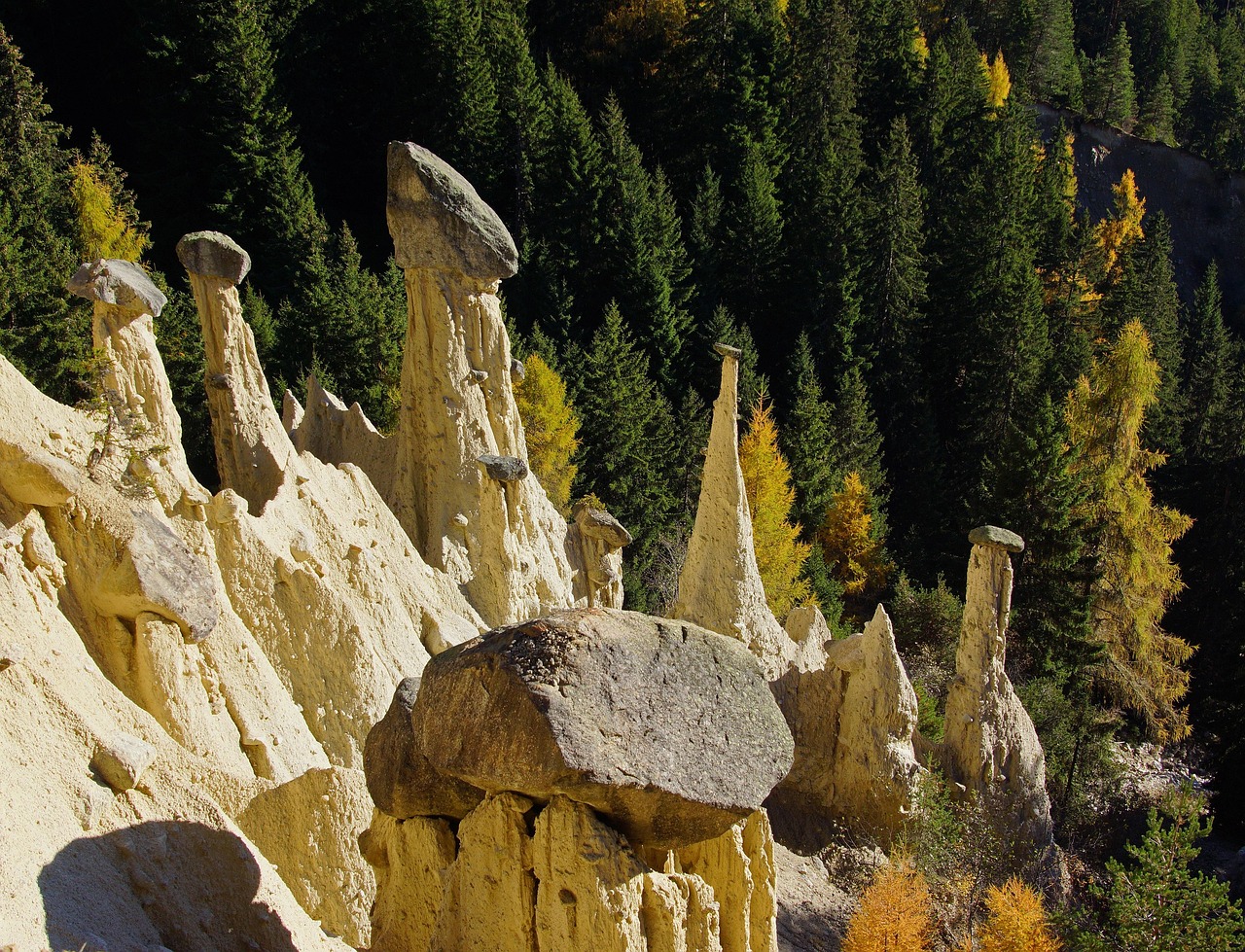 Pyramids - free online jigsaw puzzle photo