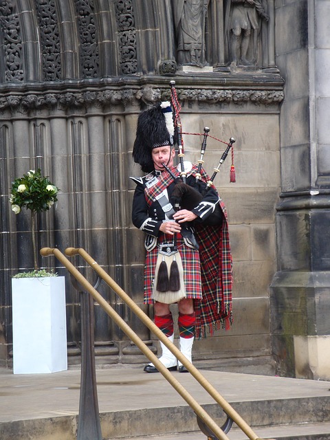 Free Bagpiper Scotland photo and picture