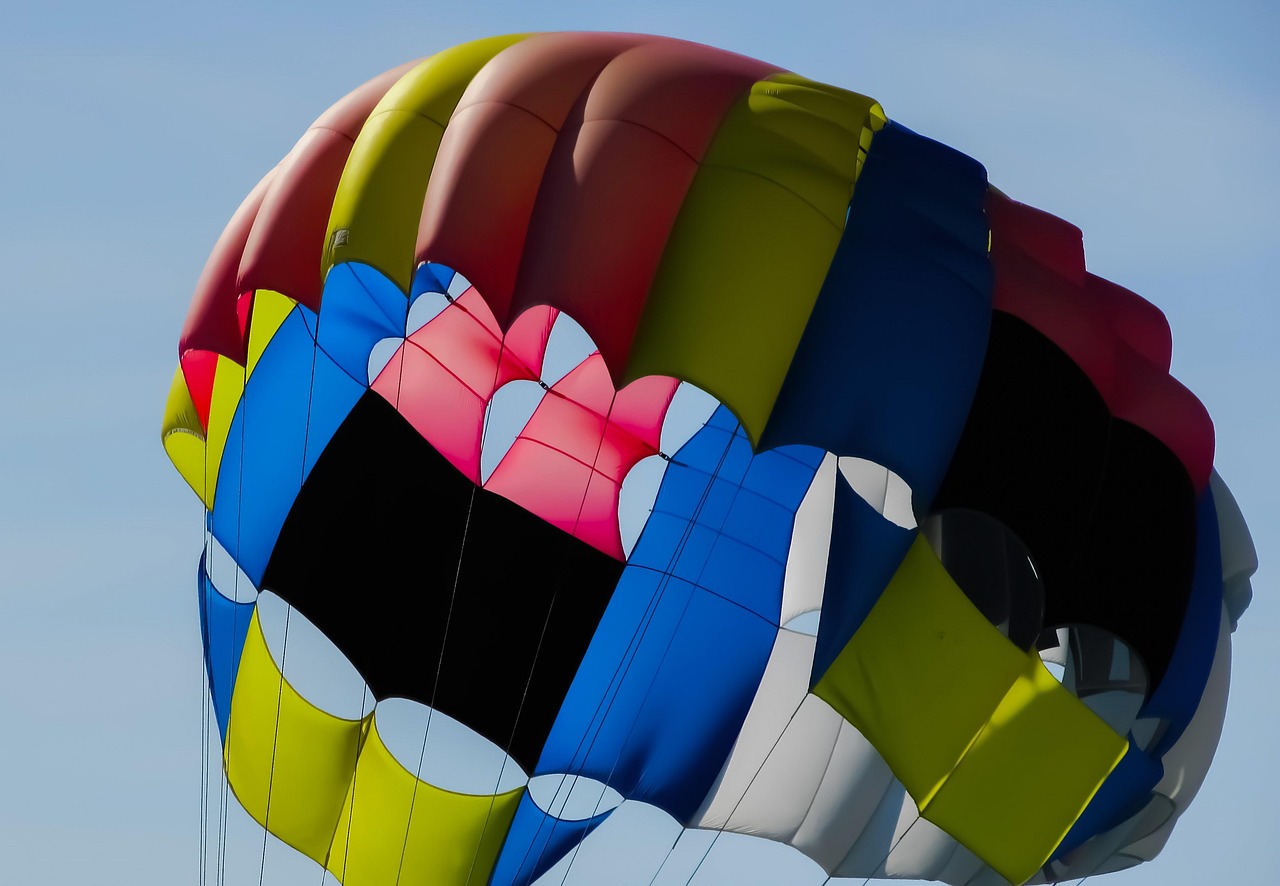 Parachute - free online jigsaw puzzle photo
