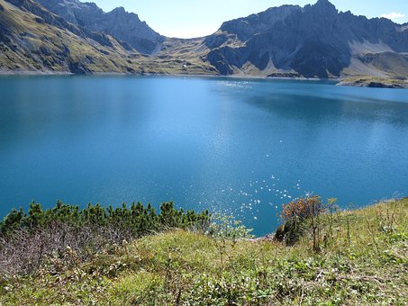 Free Mountain Lake Mountains photo and picture