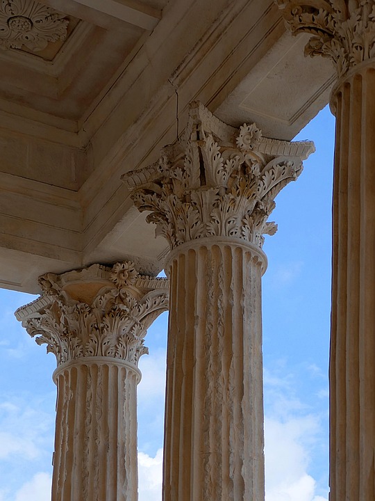 corinthian columns