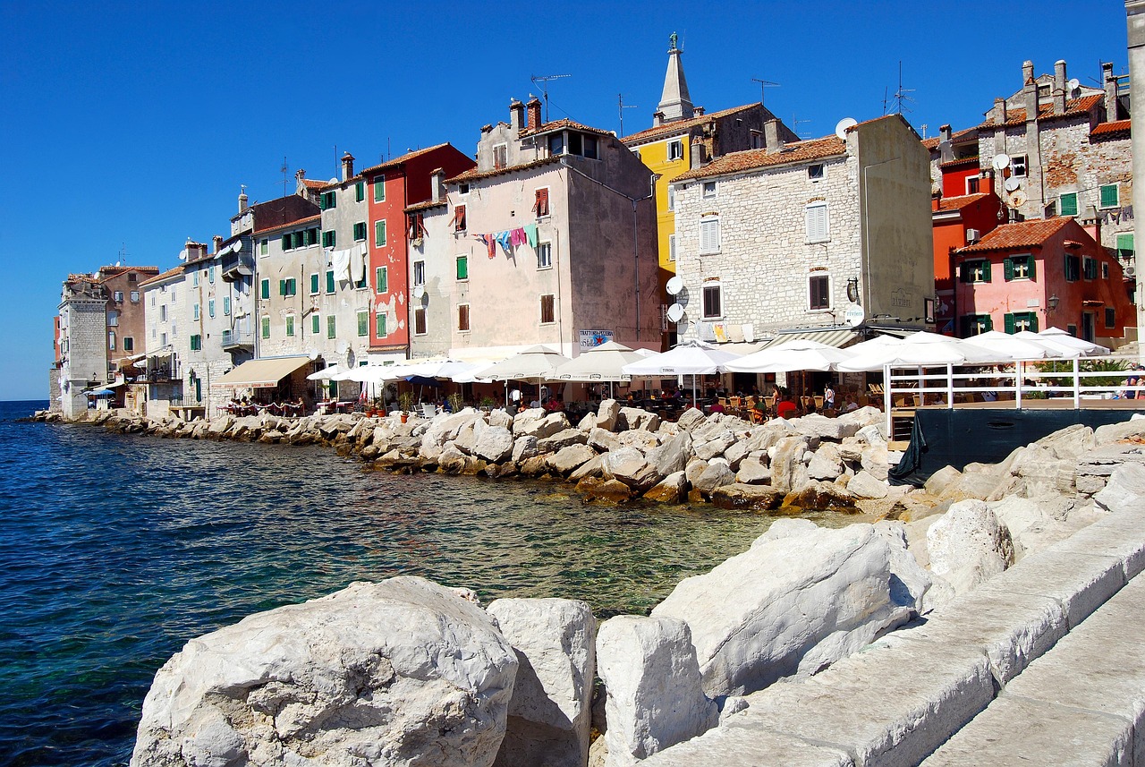 Town - free online jigsaw puzzle photo