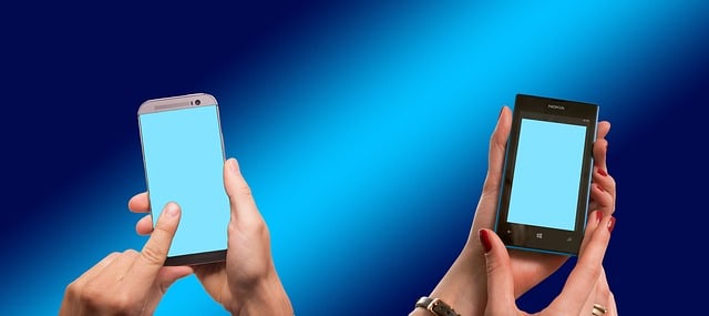 Hände, Smartphone, Touchscreen