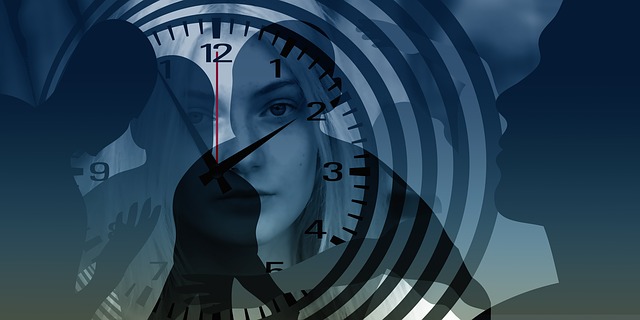 Free woman face clock illustration