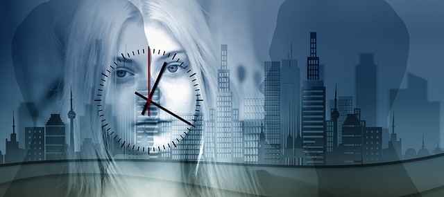 Free woman face clock illustration