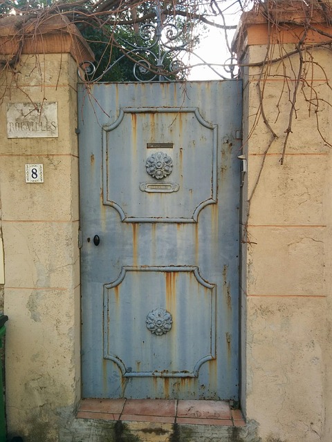Free Door Rust photo and picture