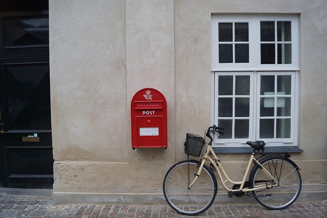 Free Postbox Red photo and picture