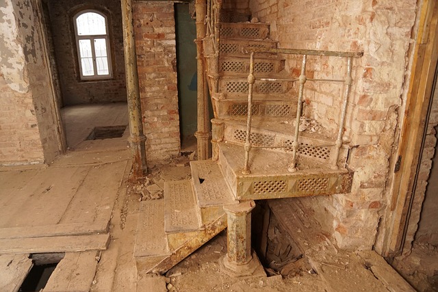 Free Floor House photo and picture