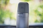blurred background, bokeh, close up