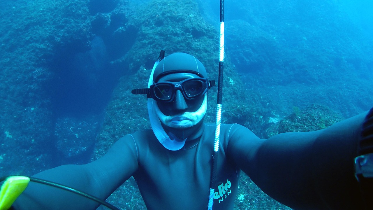 Penyelam di Laut Dalam