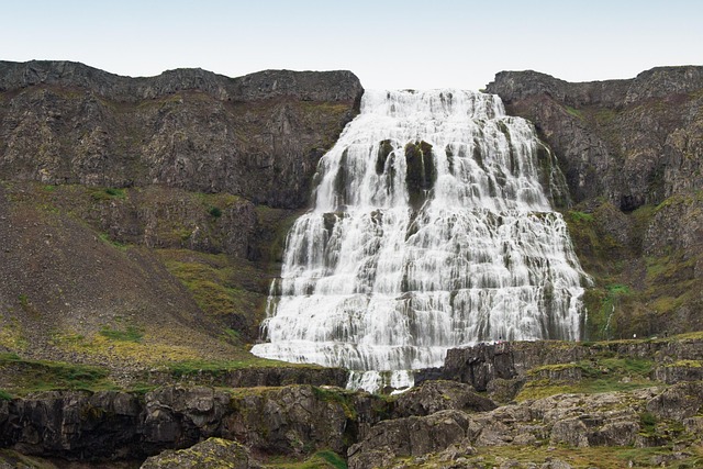Falls, Island, 150M