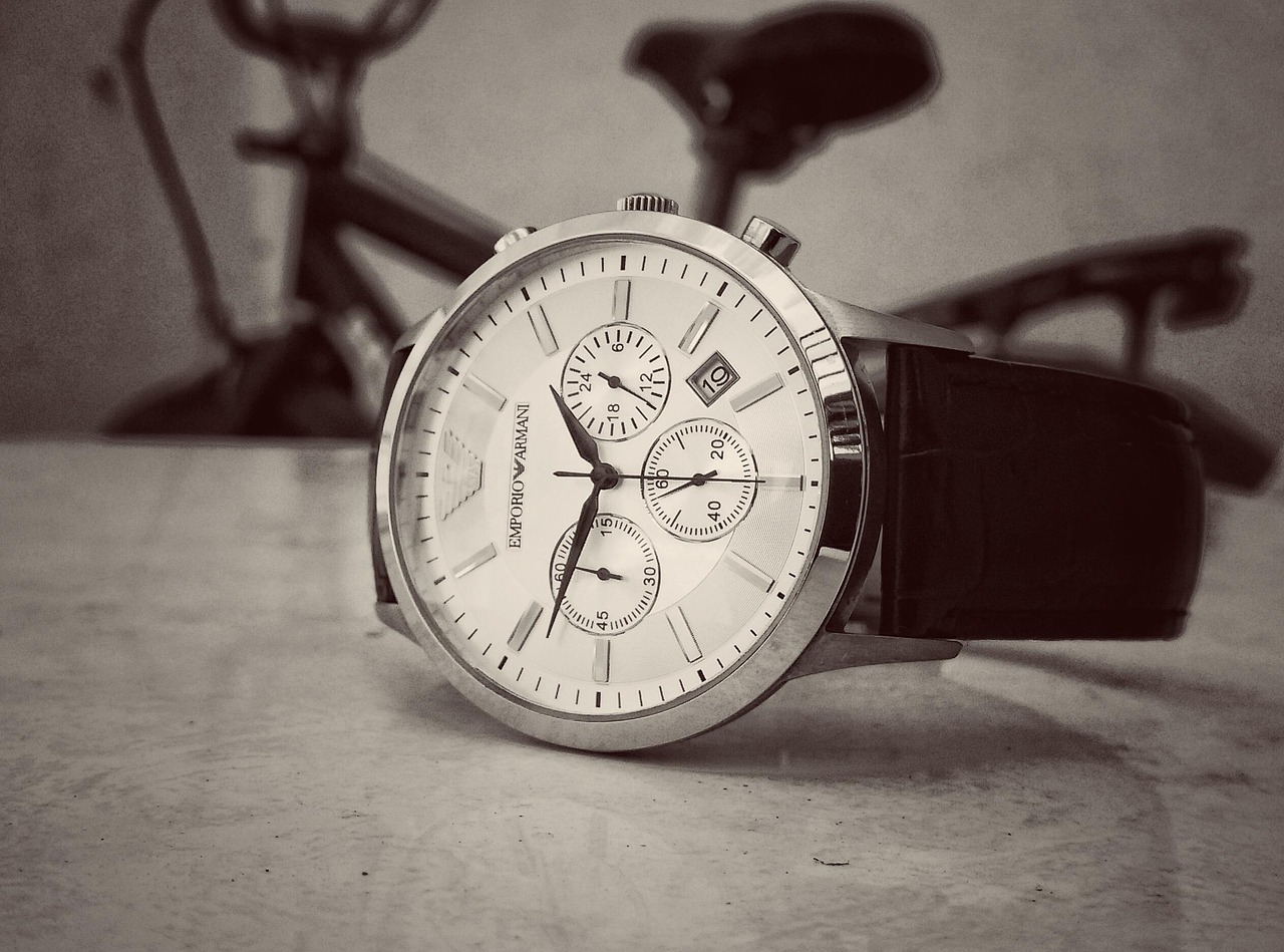 analogue, antique, automatic, brand, classic, instrument, minute, minutes, numbers, precision, stainless bezel, time, timepiece, timer, watch, wristwatch, brown watch, brown numbers