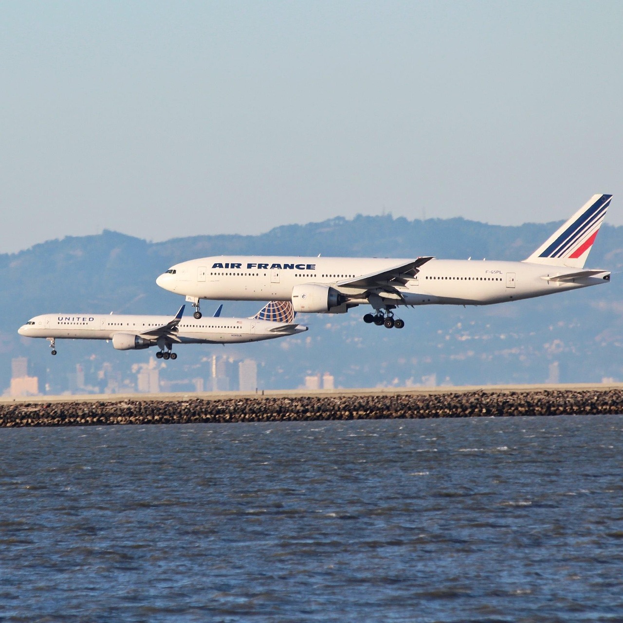 Aircraft - free online jigsaw puzzle photo