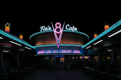 Café Da Flo, Disneylândia, Corredores