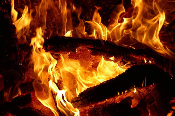 70 多张免费的“火光”和“火”照片 - Pixabay