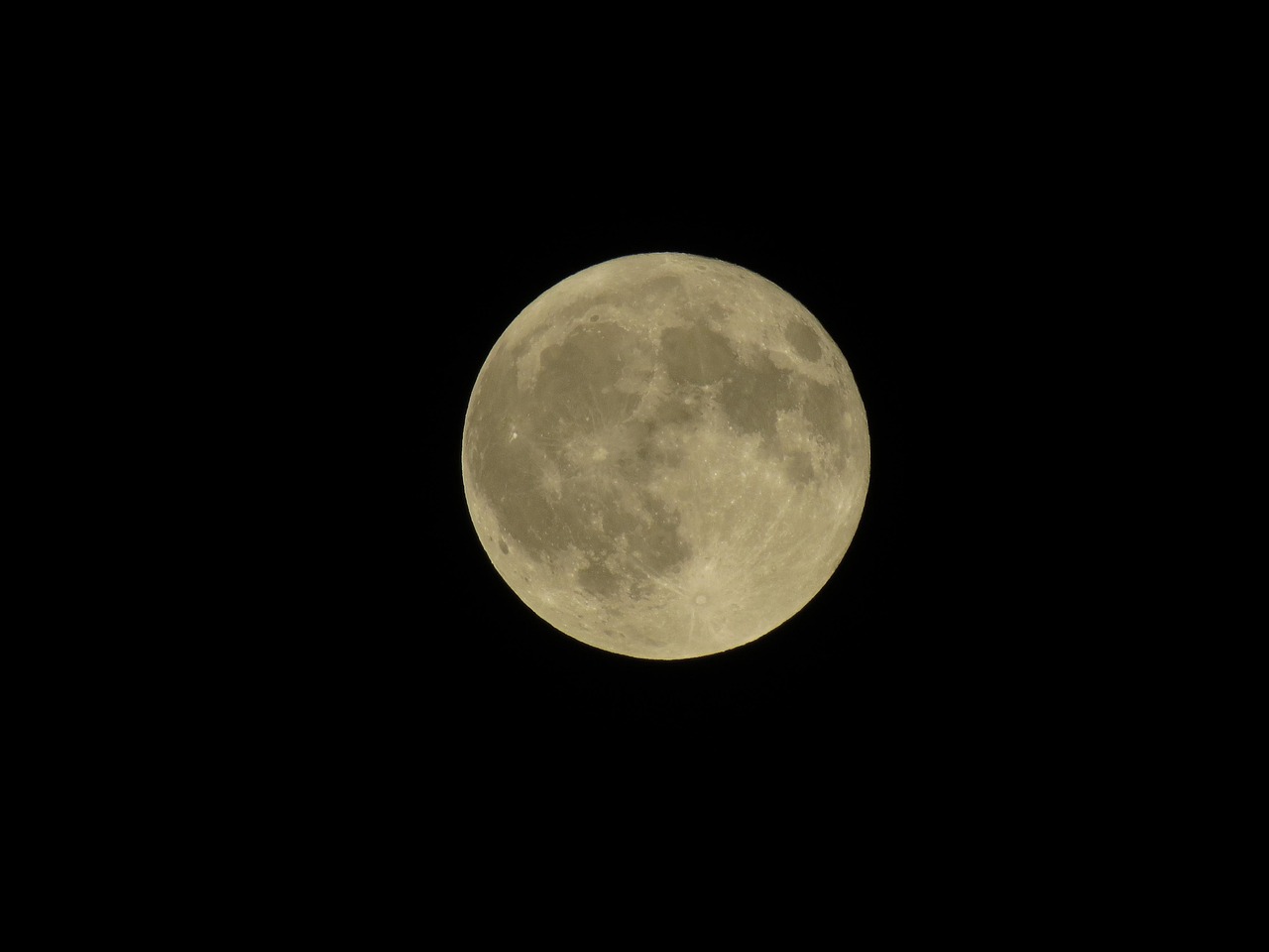 Hoy no te pierdas la luna más bonita de otoño "Luna llena del cazador"