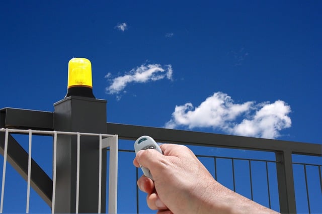 Free hand with remote control automatic gate gate opening illustration