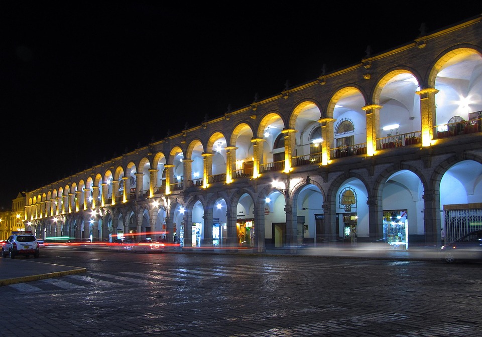 Plaza Mayor, Arcada, Arequipa, Perú, Noche