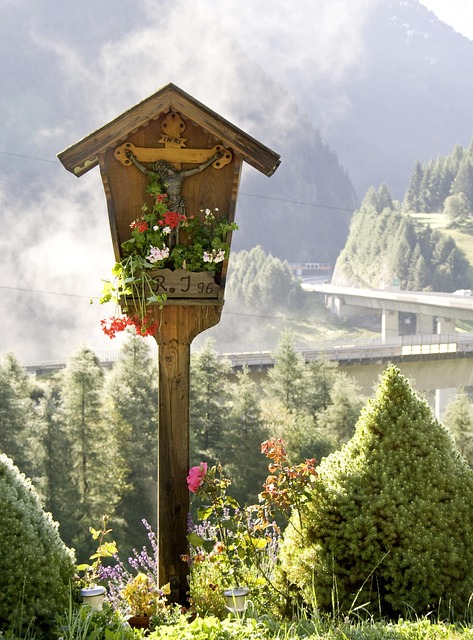 Free Wayside Cross Cross photo and picture