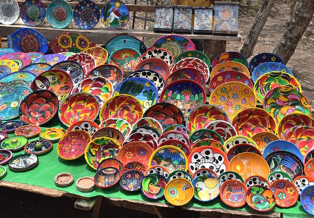 Free Plates Market Stall photo and picture