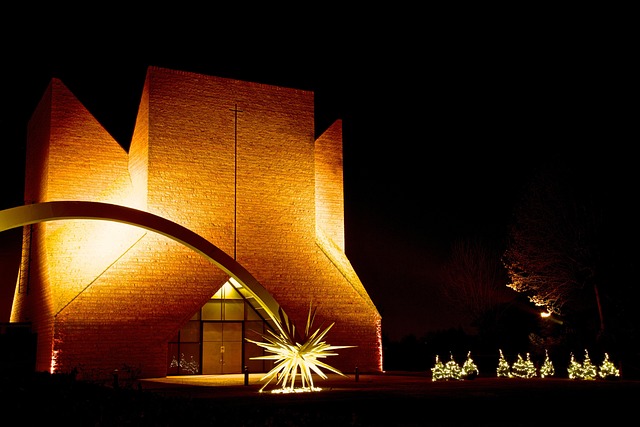 Free Comet Church photo and picture