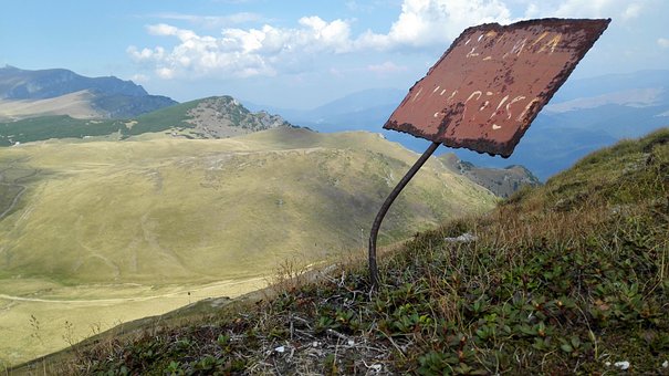 Free Mountains Sign photo and picture