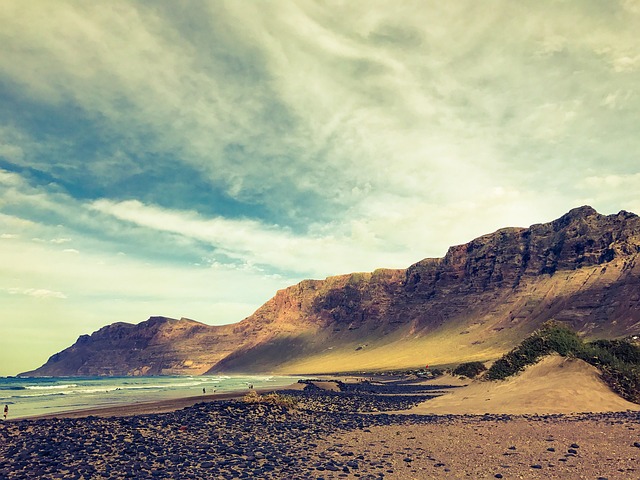 Free Sea Mountain photo and picture