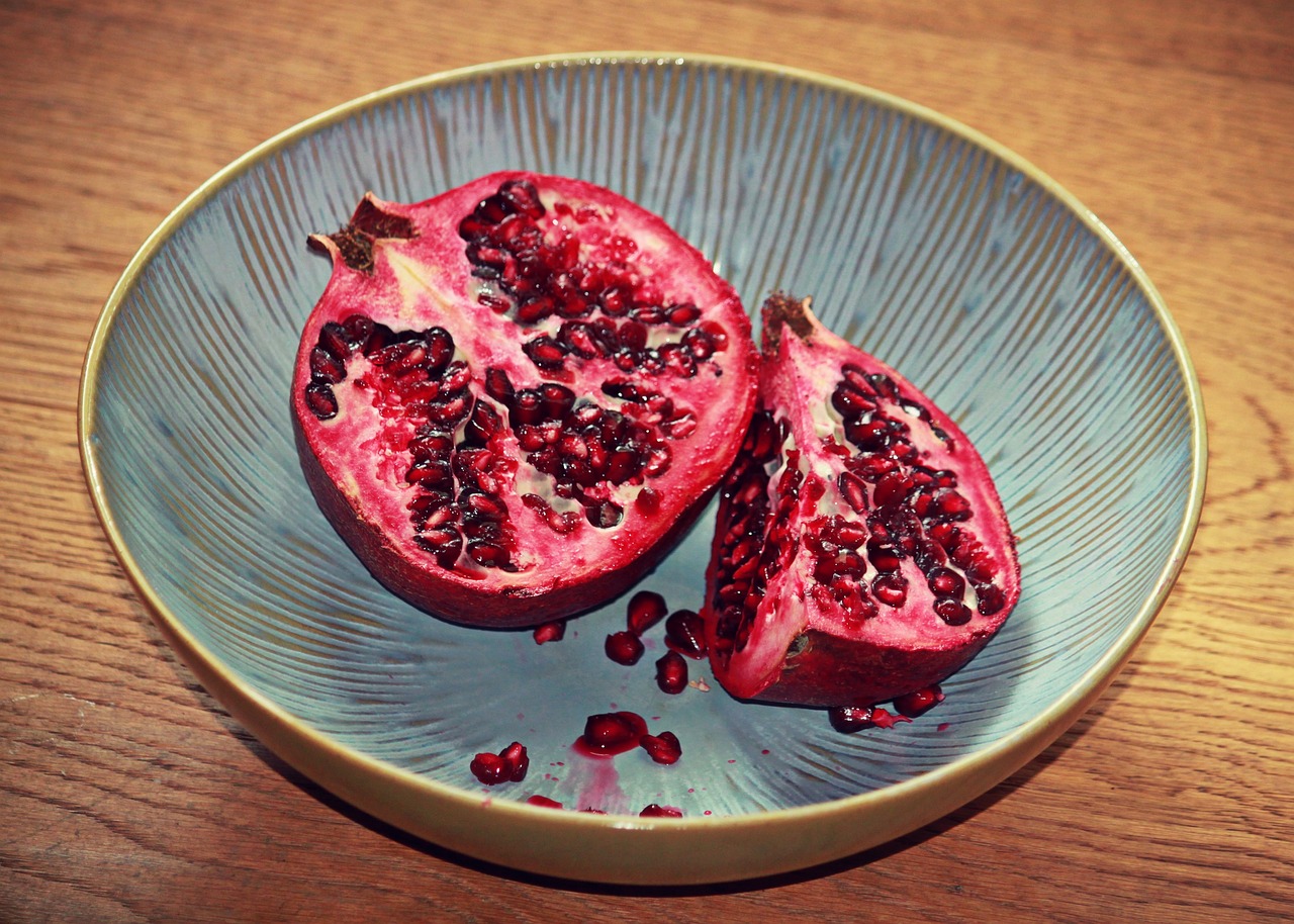 Pomegranate - free online jigsaw puzzle photo
