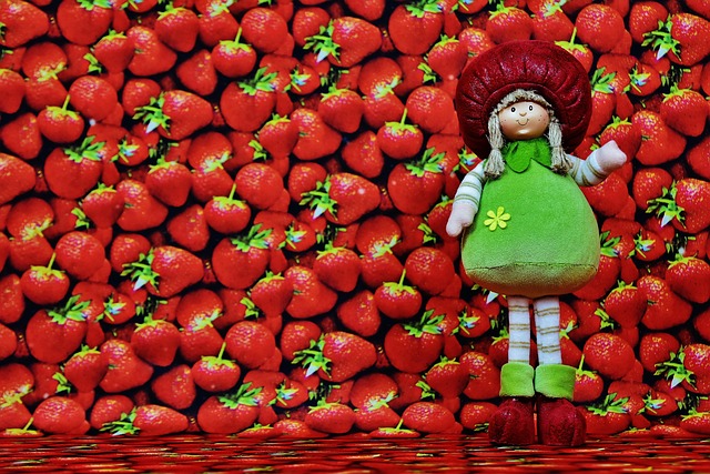 Free Strawberries Puppet photo and picture