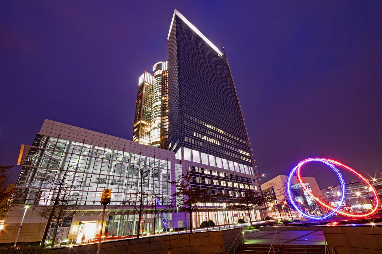 CURRENT LOCAL TIME IN FRANKFURT HESSE GERMANY visual data 4