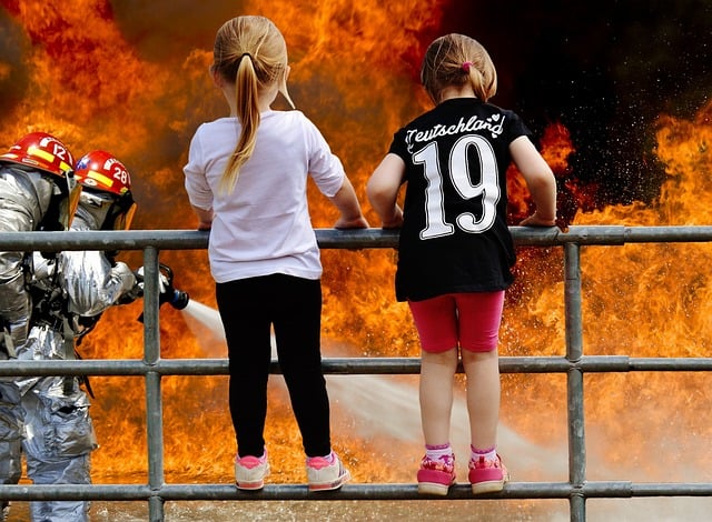 Meisje, Brand, Brandweerlieden