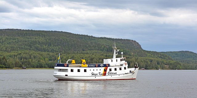 Free High Coast Boat photo and picture