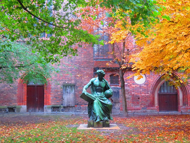Free Berlin Statue photo and picture
