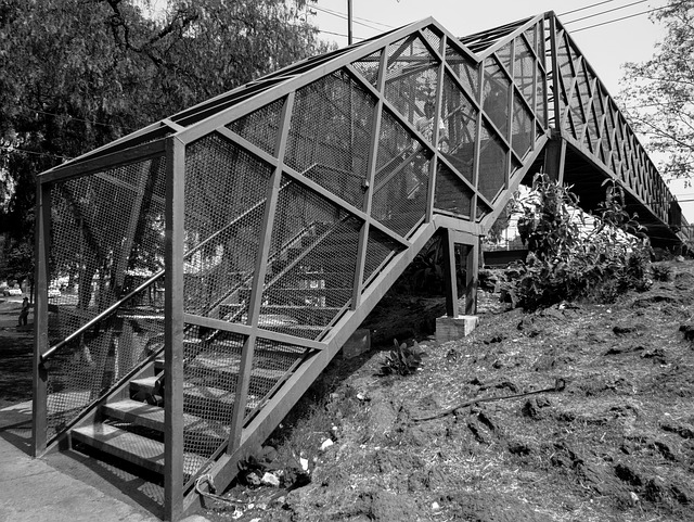 Fußgängerbrücke, Schwarz Und Weiß