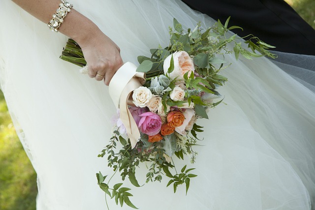 Free Bridal Bouquet Flowers photo and picture